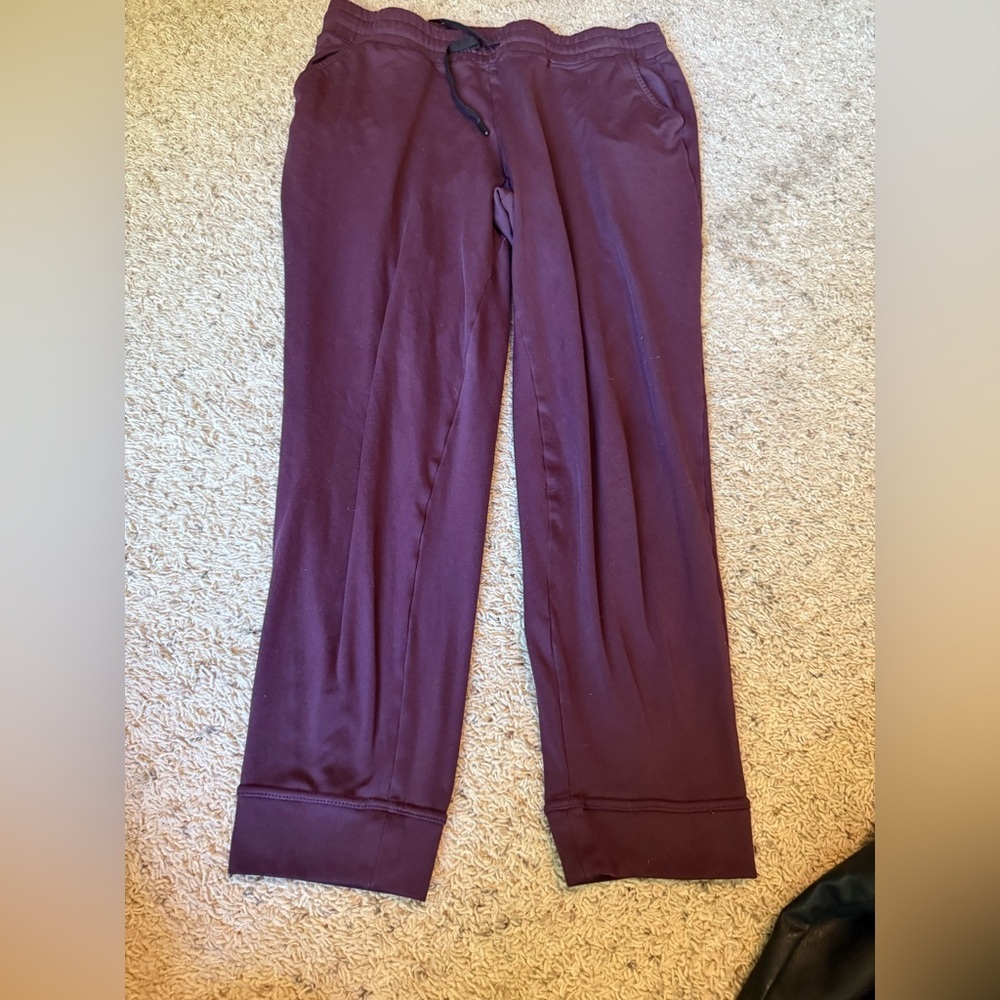 32 heat burgundy joggers